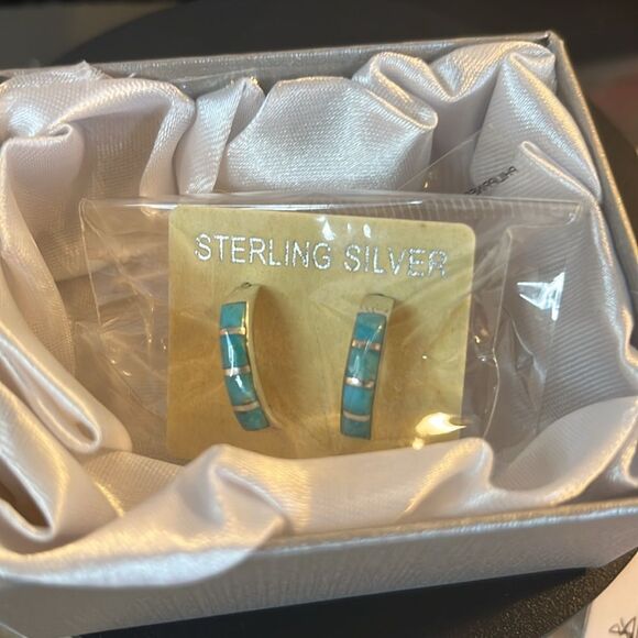 Santa Fe Style Kingman Turquoise Earrings in Sterling Silver 1.50ctw - Picture 6 of 7